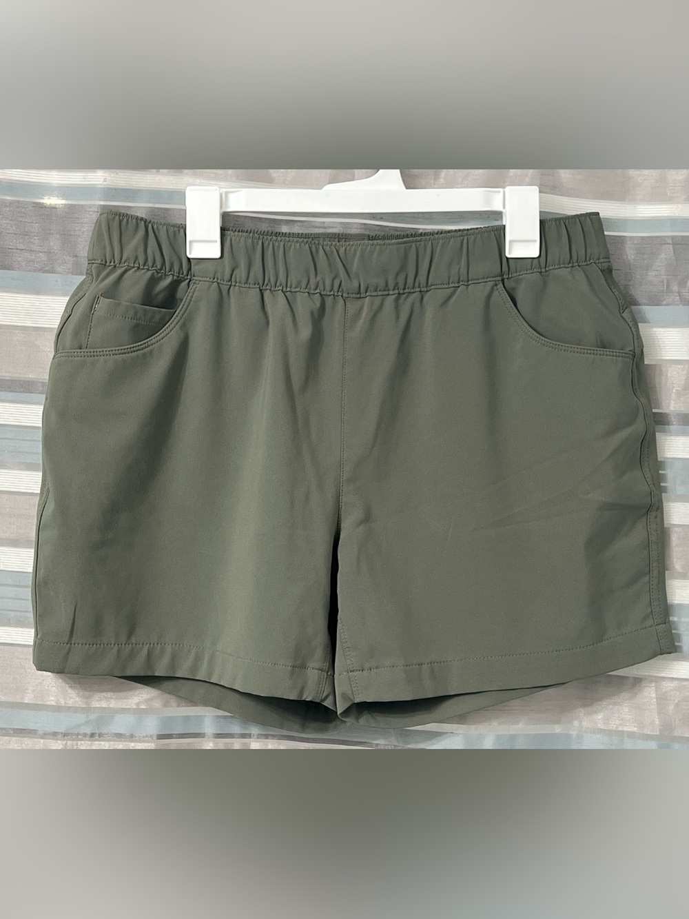 Eddie Bauer Women’s Olive Green Departure Pull On Elastic Waist Shorts